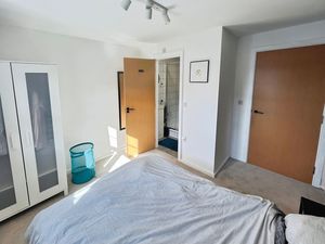 Bedroom - click for photo gallery